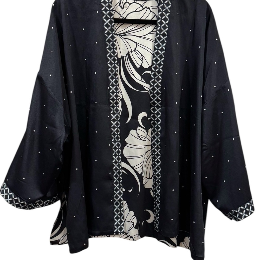 NWT Chico’s Navy White Covering Ruana Short Kimono Women’s Sz L/XL - Picture 10 of 11